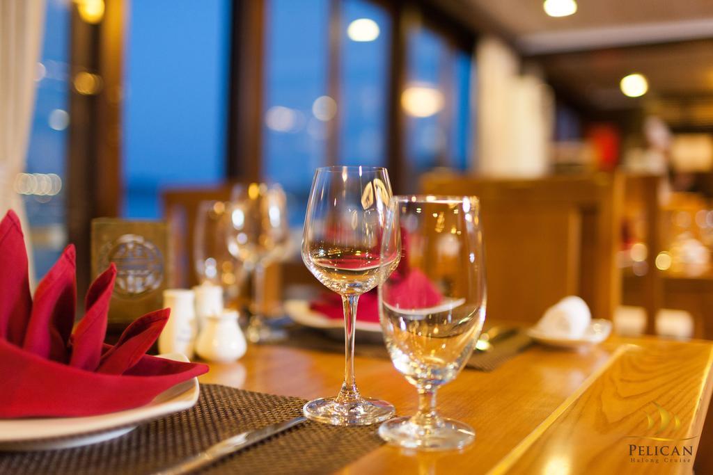 Pelican Classic Cruise Ha Long Buitenkant foto