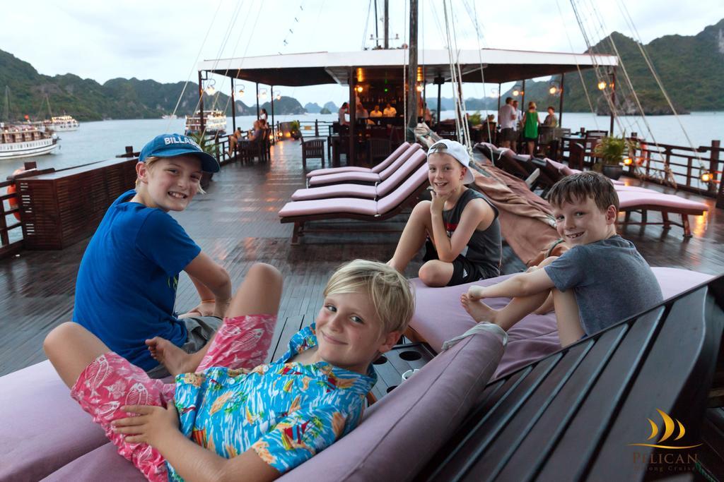 Pelican Classic Cruise Ha Long Buitenkant foto