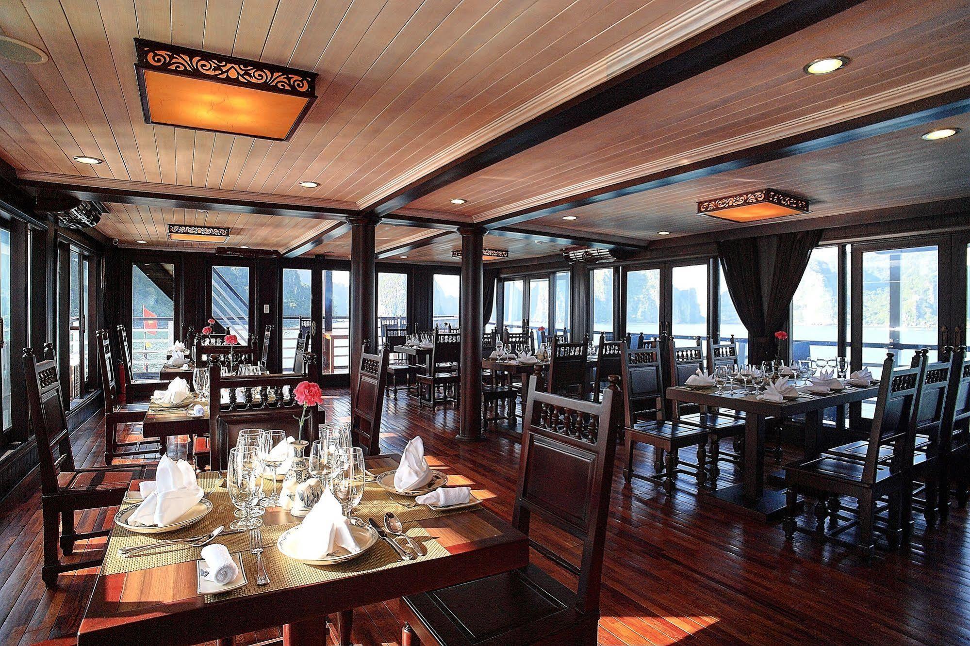 Pelican Classic Cruise Ha Long Buitenkant foto