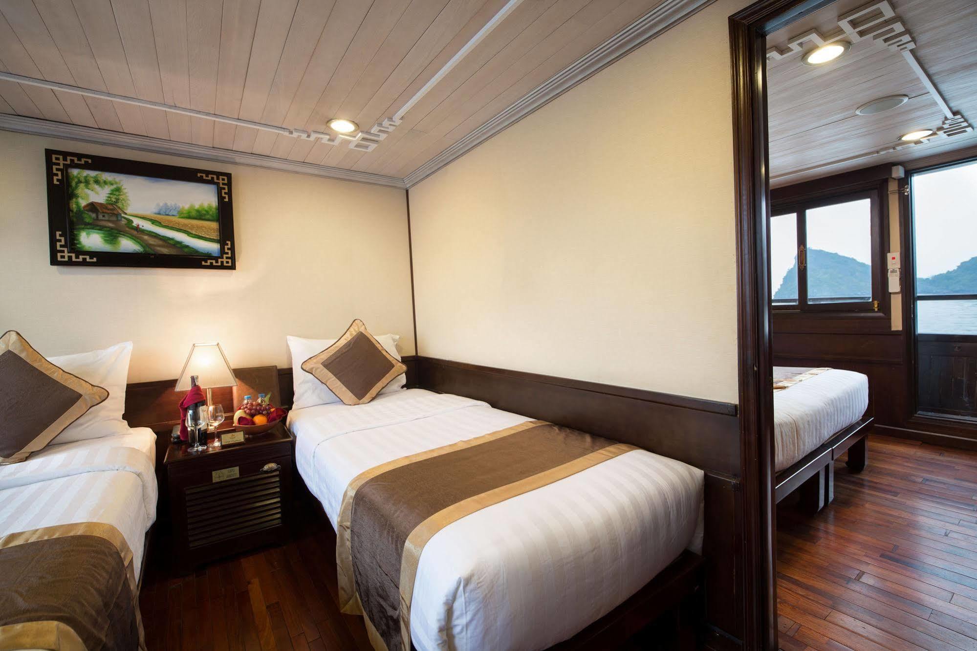 Pelican Classic Cruise Ha Long Buitenkant foto