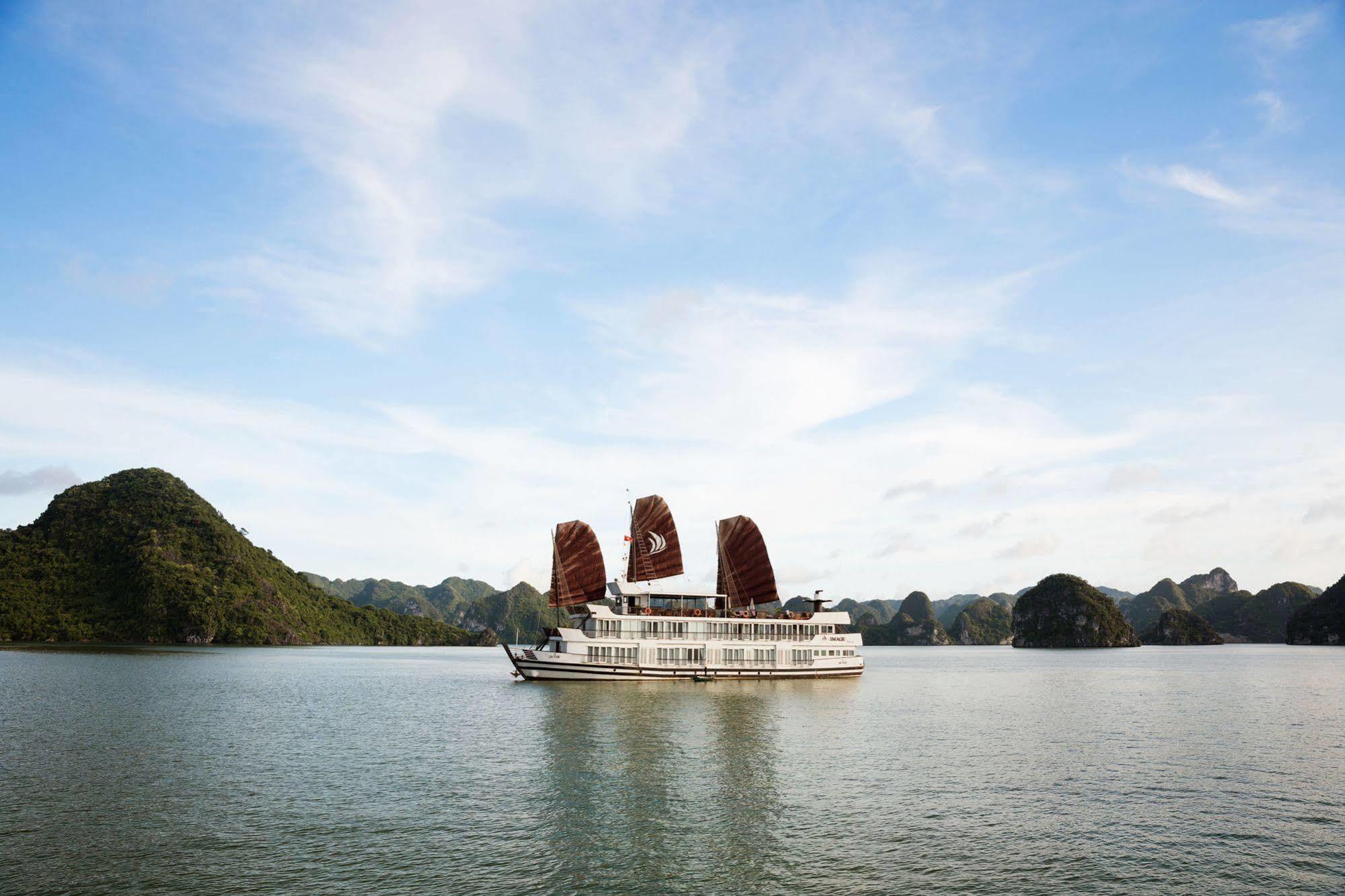 Pelican Classic Cruise Ha Long Buitenkant foto
