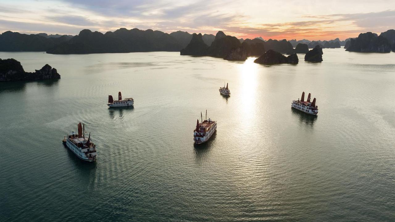 Pelican Classic Cruise Ha Long Buitenkant foto
